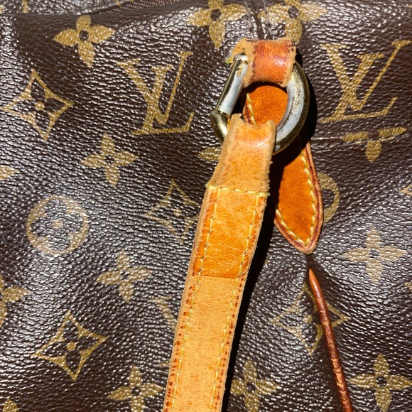 Authentic Louis Vuitton Totally PM - Picture 3 of 10